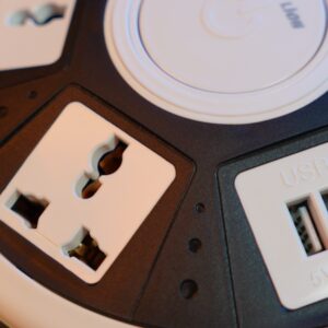 چندراهی برق گرین مدل GN7N1PSKT13 ظرفیت ۵ عدد با طول کابل ۲ متر